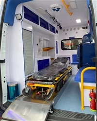 科技賦能 垃圾運送車與移動手術(shù)車的革新之路